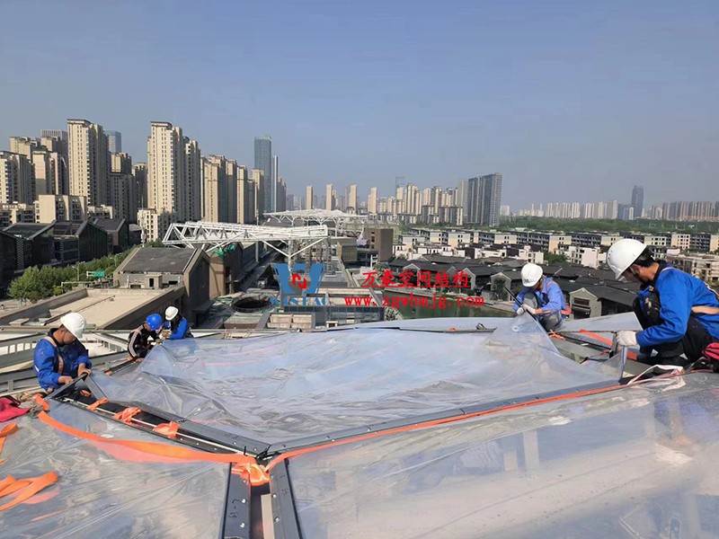 勞動最光榮,致敬一線工作者! 勞動最光榮,致敬一線工作者!