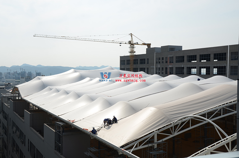 浙江真愛毯業科技有限公司廠房三屋面膜結構工程完工大吉! 浙江真愛毯業科技有限公司廠房三屋面膜結構工程完工大吉!