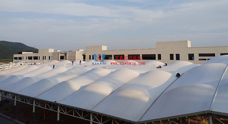 浙江真愛毯業科技有限公司廠房三屋面膜結構工程完工大吉! 浙江真愛毯業科技有限公司廠房三屋面膜結構工程完工大吉!