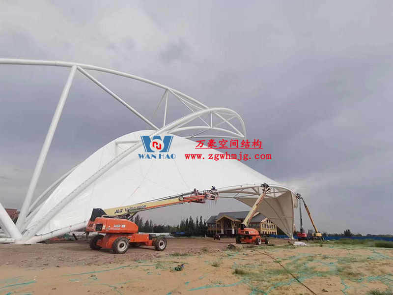 膜結(jié)構(gòu)大門出入口的優(yōu)勢特點