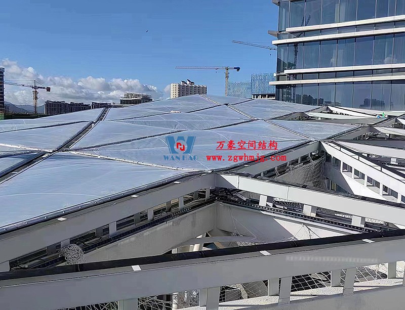 縱使烈日炎炎，腳步從未止歇！海南這個ETFE氣枕膜項目施工進度有最新消息