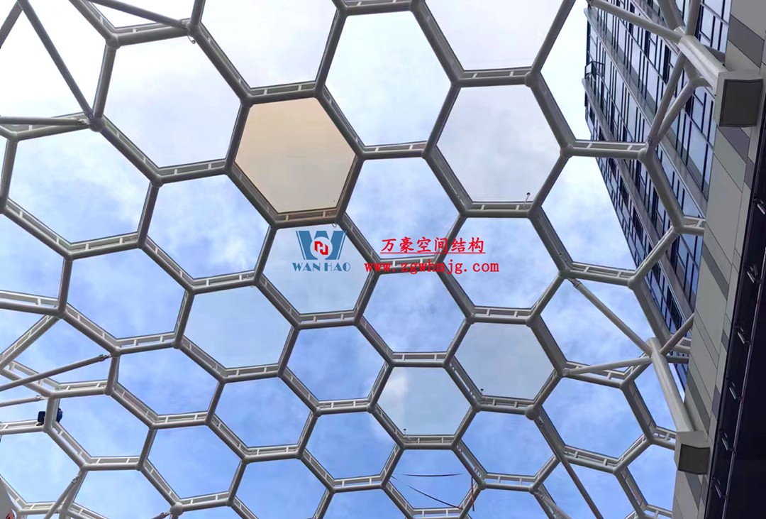 已完工，這個ETFE氣枕商業天幕閃亮登場！