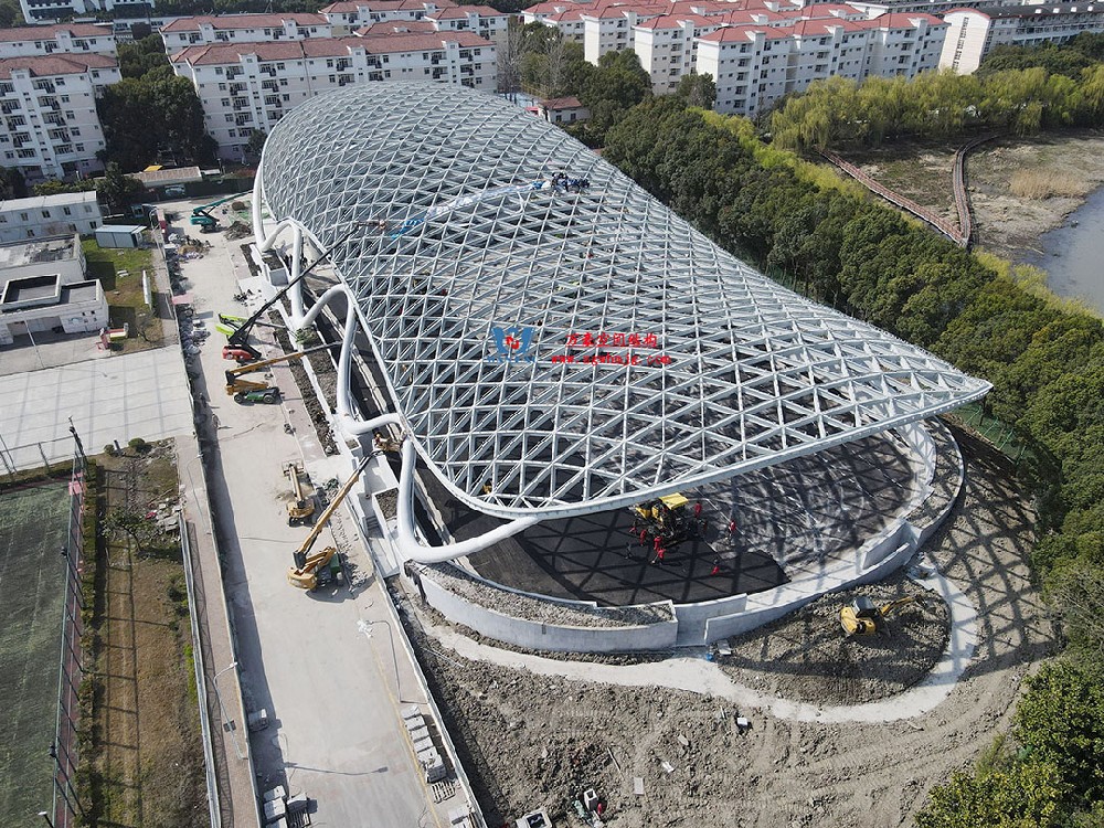 鋼結構雙曲網殼的結構韻律美感