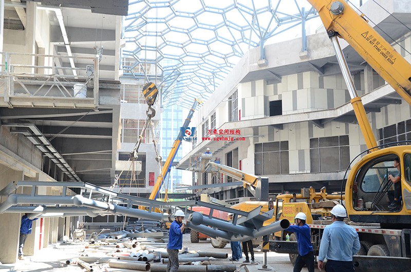 嘉興長安里ETFE氣枕鋼膜結(jié)構(gòu)頂棚工程現(xiàn)場(chǎng)學(xué)習(xí)觀摩會(huì)