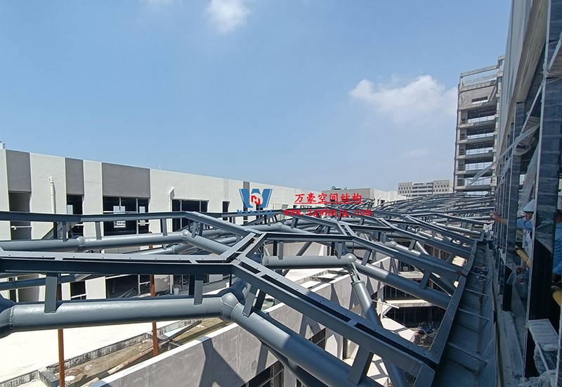 嘉興長安里ETFE氣枕鋼膜結(jié)構(gòu)頂棚工程現(xiàn)場(chǎng)學(xué)習(xí)觀摩會(huì)