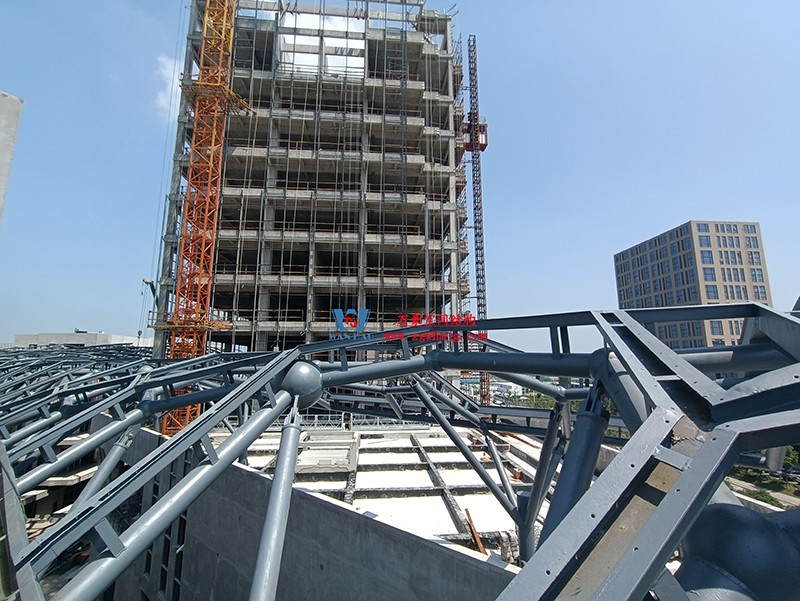 嘉興長安里ETFE氣枕鋼膜結(jié)構(gòu)頂棚工程現(xiàn)場(chǎng)學(xué)習(xí)觀摩會(huì)