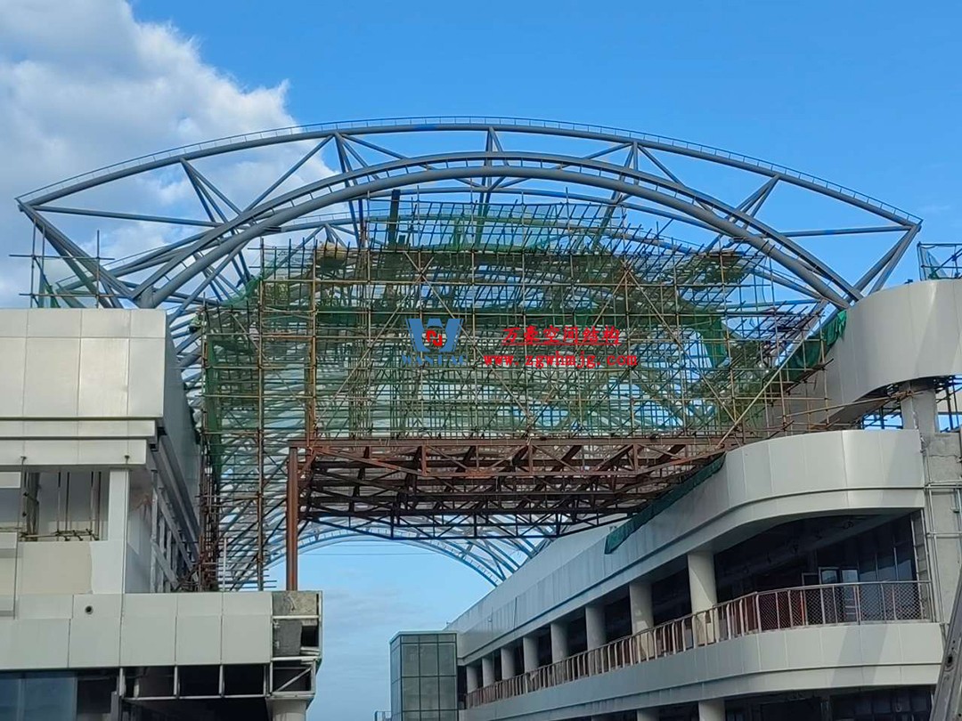 海南醫學院第一附屬醫院江東新院區連廊天幕順利完工