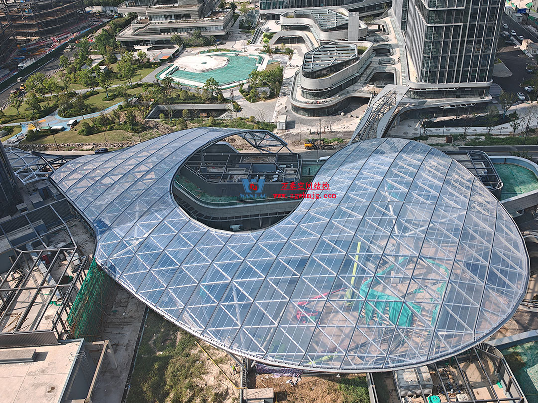 紹興華發金融活力城ETFE膜結構商業天幕項目接近尾聲 紹興華發金融活力城ETFE膜結構商業天幕項目接近尾聲