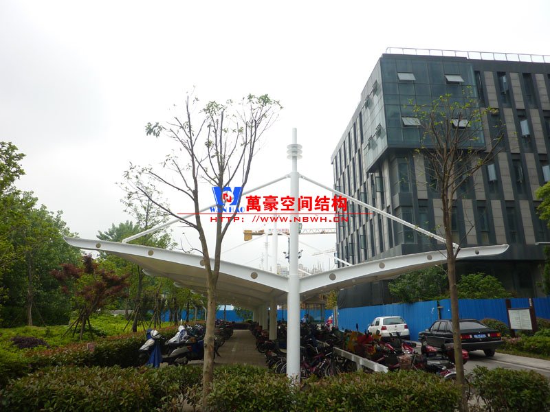 T字型膜結構車棚