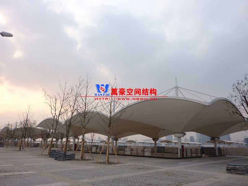 膜結構二次張拉