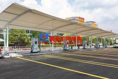 充電樁膜結構車棚有什么特點？為何如此受歡迎？